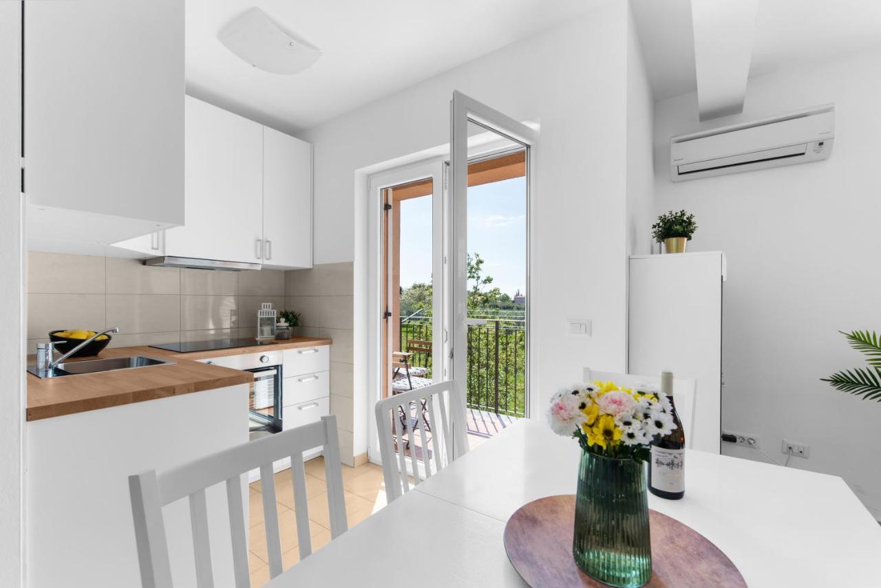 App 982 Apartment Rosini Exterior photo
