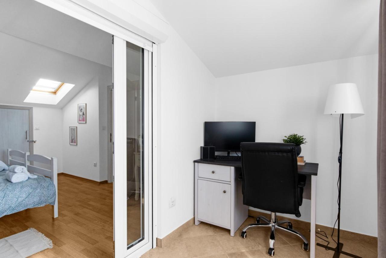 App 982 Apartment Rosini Exterior photo